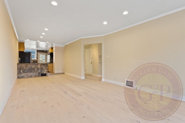 Building Photo - Collingwood Street - 450-452