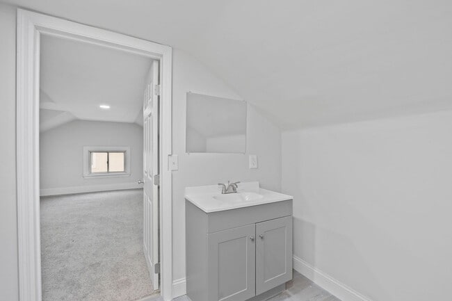 Building Photo - HYDE PARK -Move In This Week, Get $500 Bac...