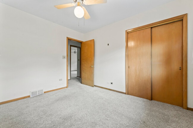 Building Photo - 407 E Berkshire Ln