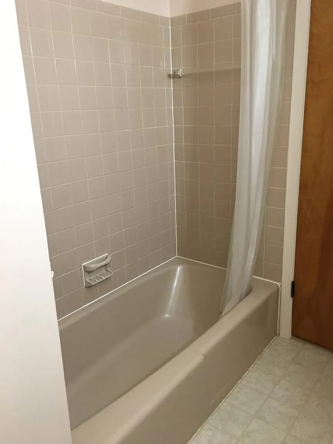 Building Photo - 2621 27th St SW