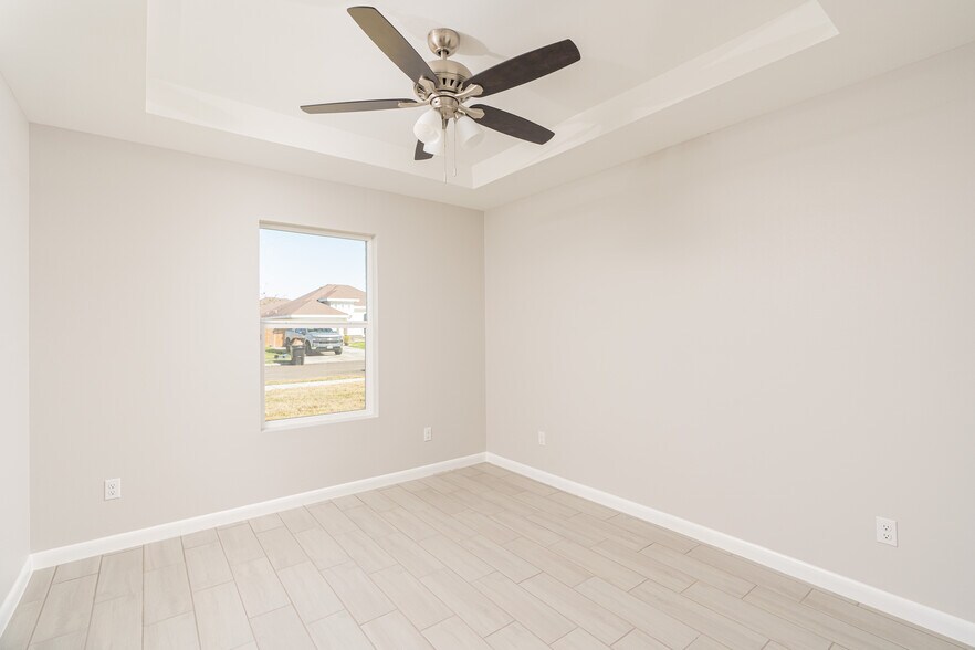 BR 2 - 2004 Ginger Ave