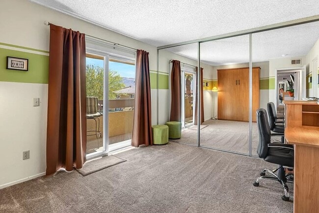 Building Photo - Sandstone Villas, Canyon Corridor,Seasonal Furnished