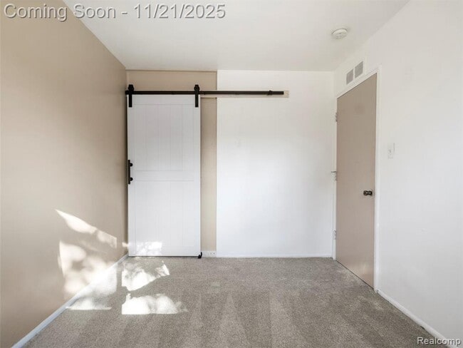 Building Photo - 1320 E Goulson Ave