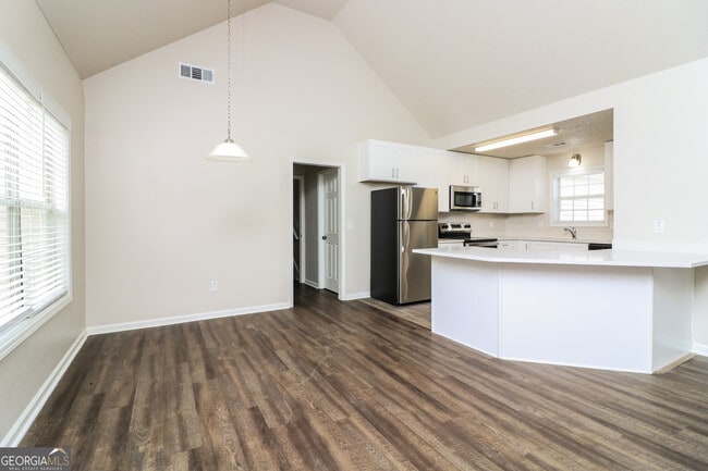 Building Photo - 40 Berkshire Trce