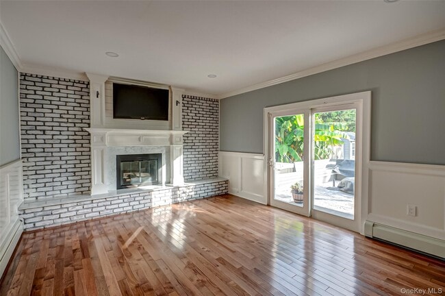 Building Photo - 850 St Johnland Rd