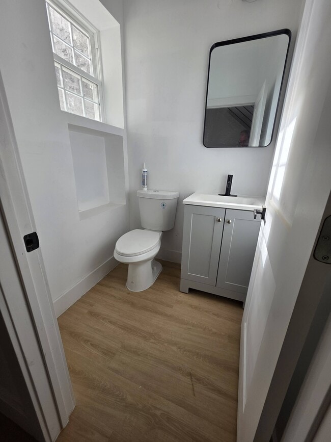 Building Photo - 2304 W Huntingdon St