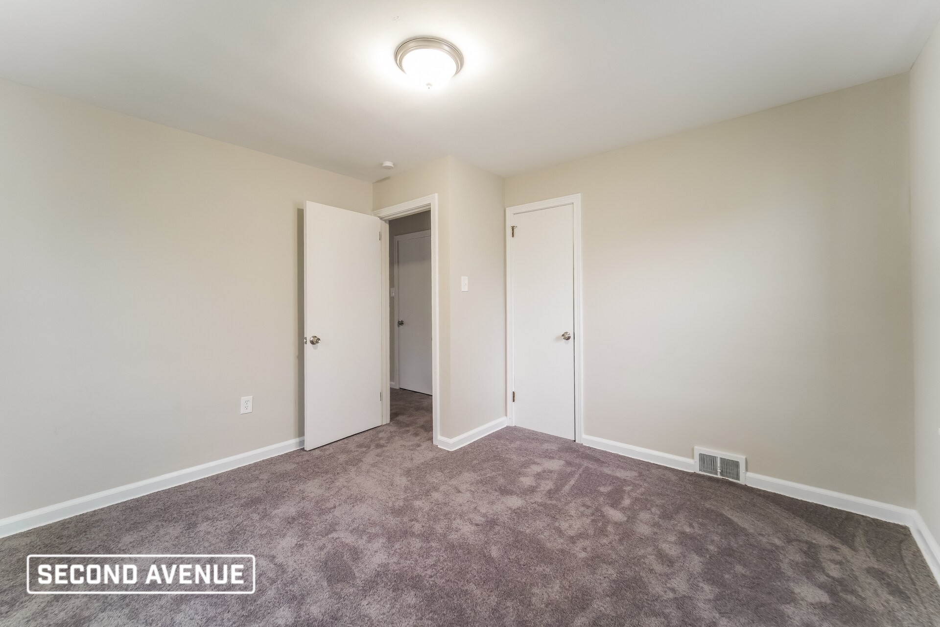 Building Photo - 1721 VanBuren St