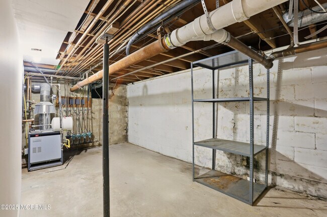 Building Photo - 601 Duchess Ct