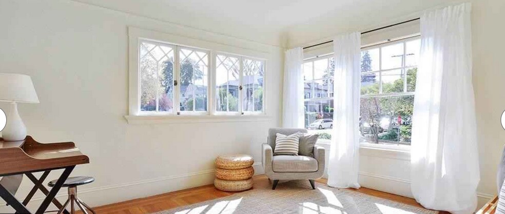 Bedroom - 2631 Derby St