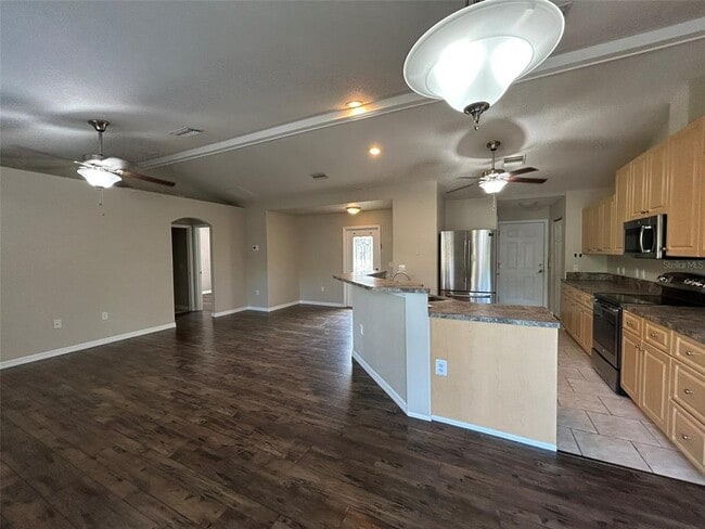 Building Photo - 5479 Gannaway St