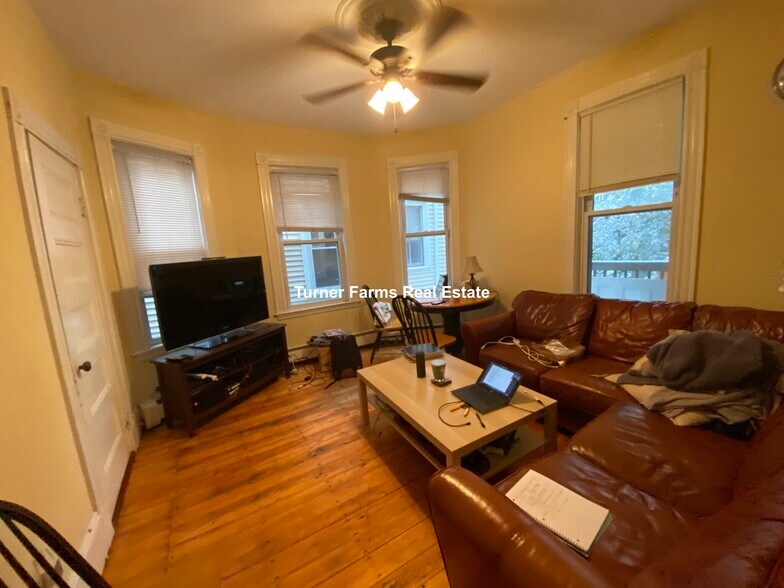 Building Photo - 34 Cherokee St