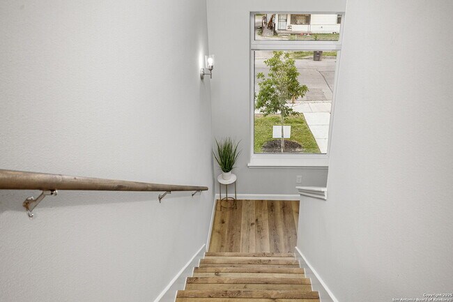Building Photo - Charming 3-Bed Custom Luxury Rental with 2.5 Baths near Downtown San Antonio – 1668 Sq Ft of Comf...