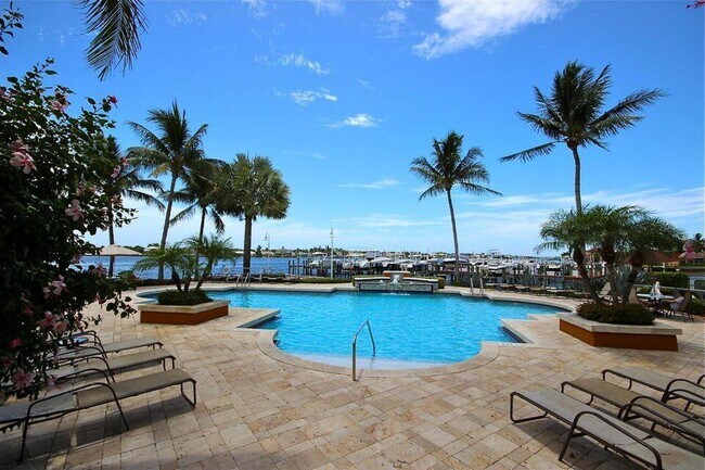 Building Photo - 110 Yacht Club Way