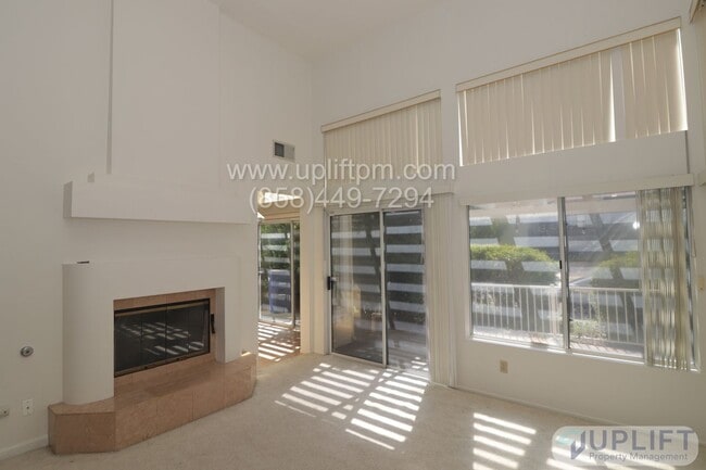 Building Photo - 3 Bed, 2 Bath Single Story Home