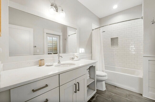 Building Photo - 587 Patina Blvd