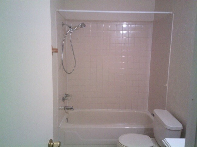 Building Photo - 5402 NW Sir Brian Ave