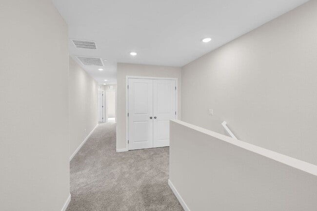 Building Photo - BRAND NEW - NEVER LIVED IN 3 BR/2.5 BA Townhouse across the street from Henderson Hospital and Me...