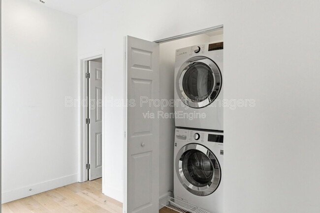 Building Photo - 4147 Bachman Pl
