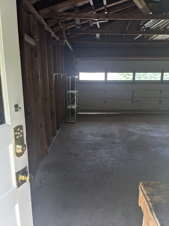 Building Photo - 414 S 12th Ave