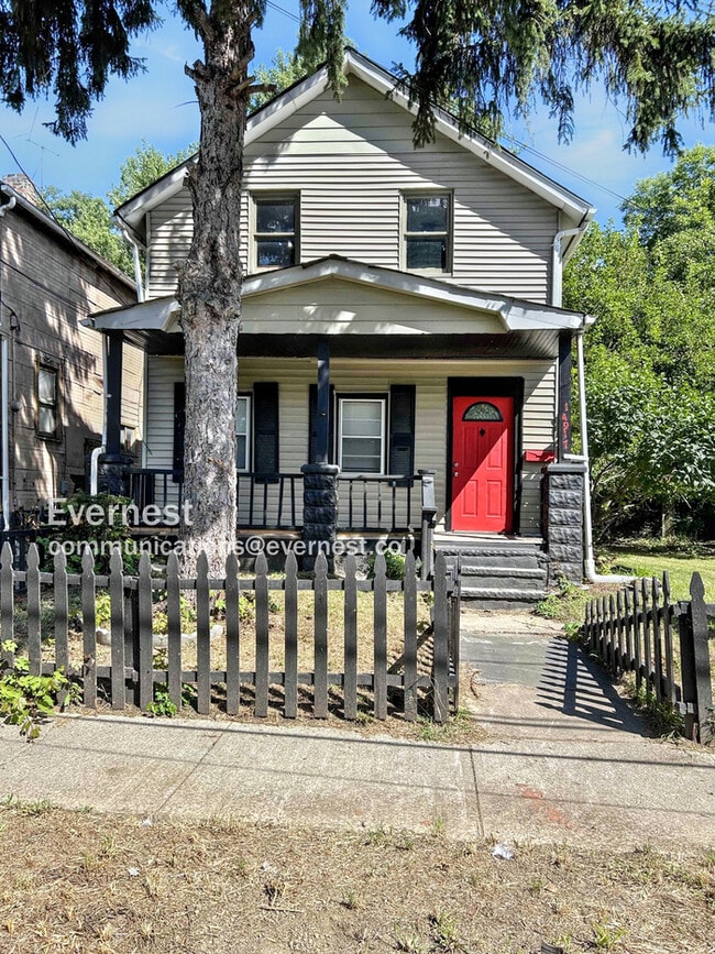 Building Photo - 14917 Darwin Ave