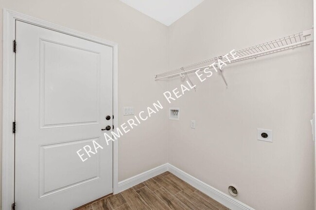 Building Photo - 727 Fairview Dr