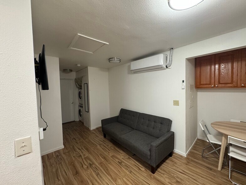 Building Photo - 1650 SW 114th St