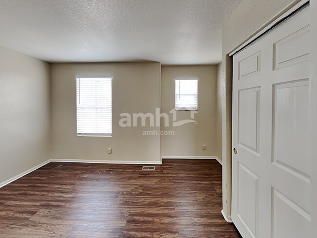 Building Photo - 5554 N Lewiston St