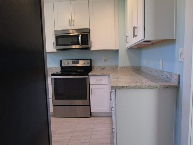 Building Photo - 2 Bedroom, 2 Bathroom Home North Proctor i...