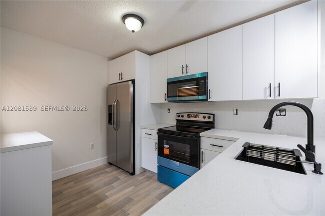 Building Photo - 12527 NW 11th Ln