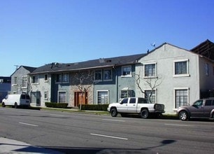 Building Photo - 2469 S Robertson Blvd