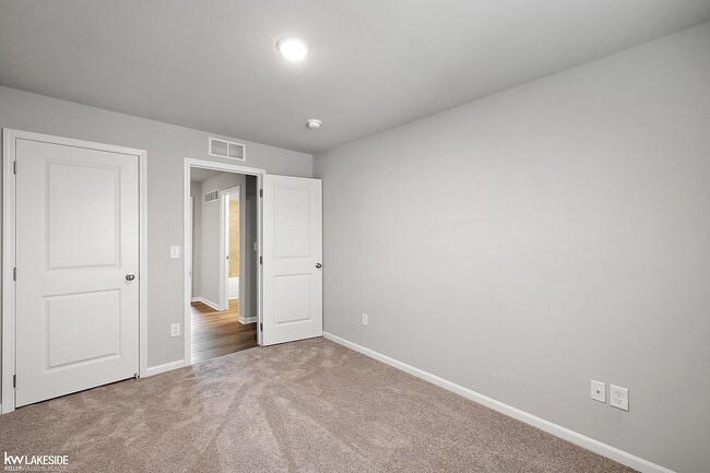 Building Photo - 51419 Tides Dr