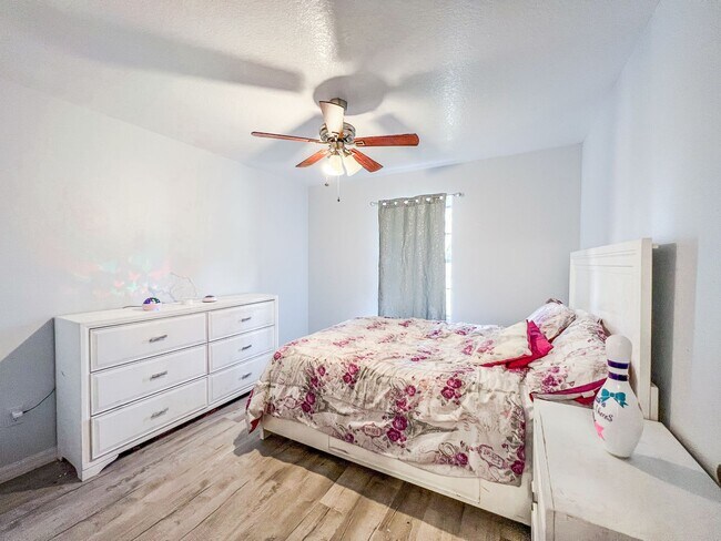 Building Photo - For Rent | Hidden Glen Community | 4 Bed, ...