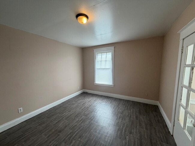 Building Photo - 107-2 Davis-
