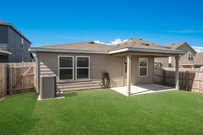Building Photo - 3-Bedroom Home with Flexible Office Space