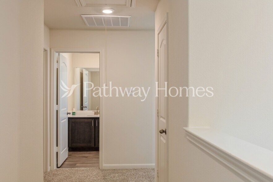 Building Photo - 10820 Gray Mare Dr