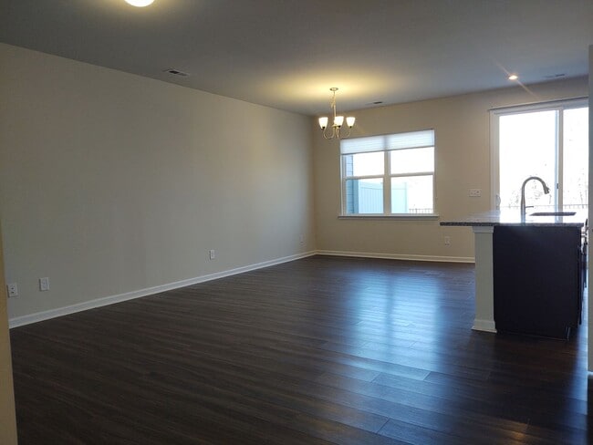 Building Photo - Move-in ready Townhome located in the Perg...