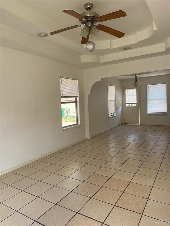 Building Photo - 10 West Dr