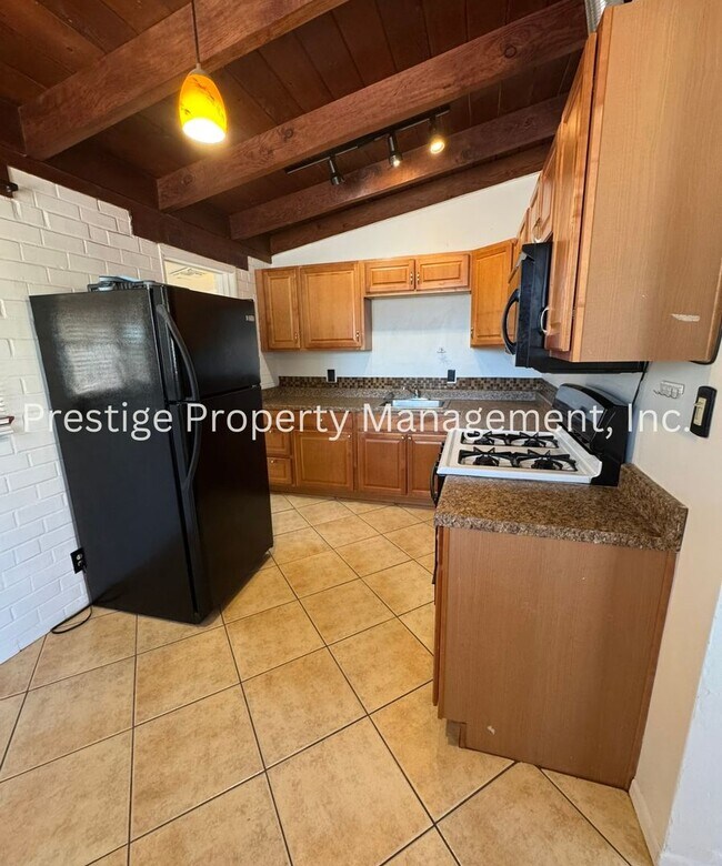 Building Photo - 1348