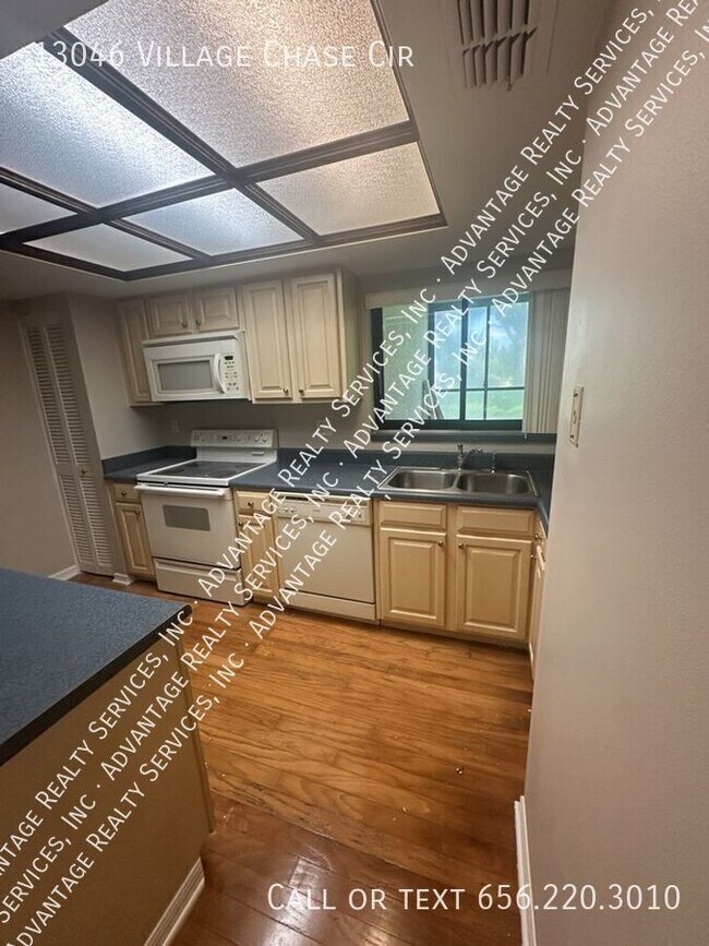 Building Photo - 13046 Village Chase Cir