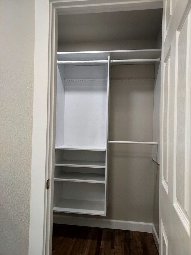 Building Photo - 2 Story Remodeled Single-Family Home in Po...