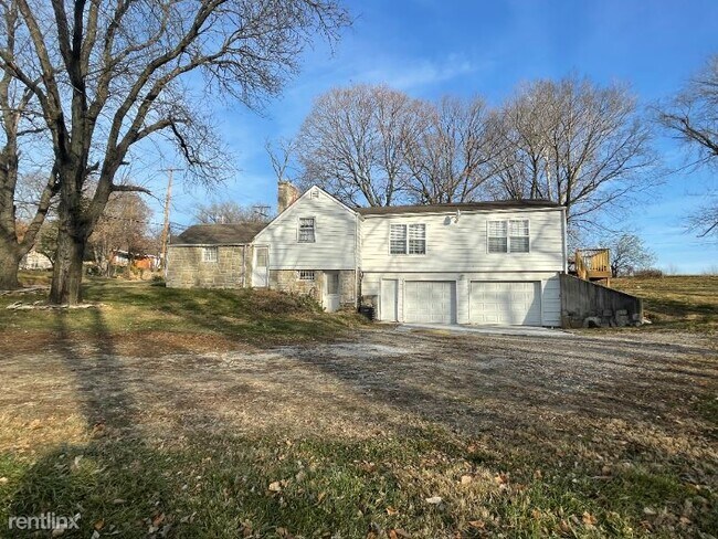 Primary Photo - 3 br, 2 bath House - 1123 NE Russell Rd