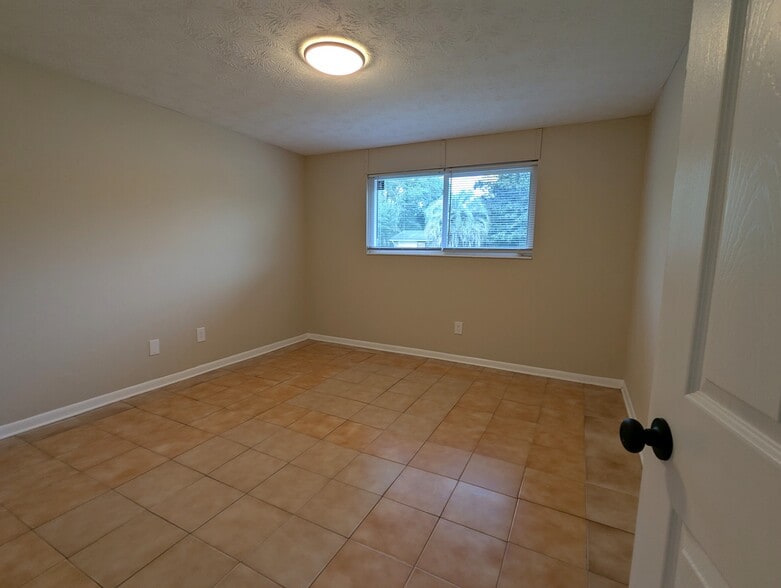 Building Photo - 5127 Acoma Ave