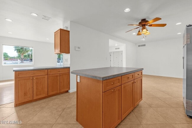 Building Photo - 3660 N 52nd St