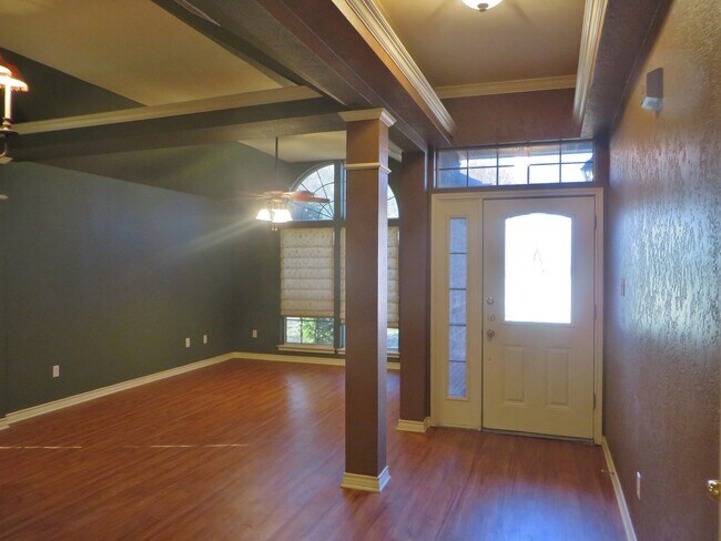 Building Photo - 3 Bedroom 2 Bathroom Parkview Estates Home