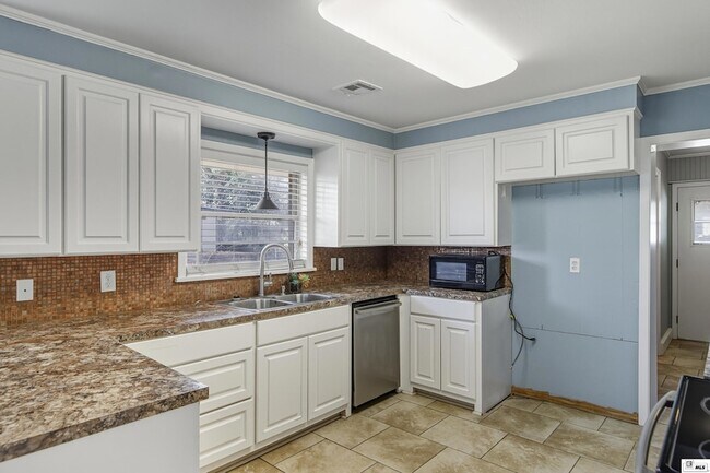 Building Photo - 2013 Frances Pl