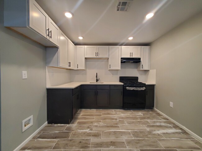 Unit 3 - 220 N 5th St