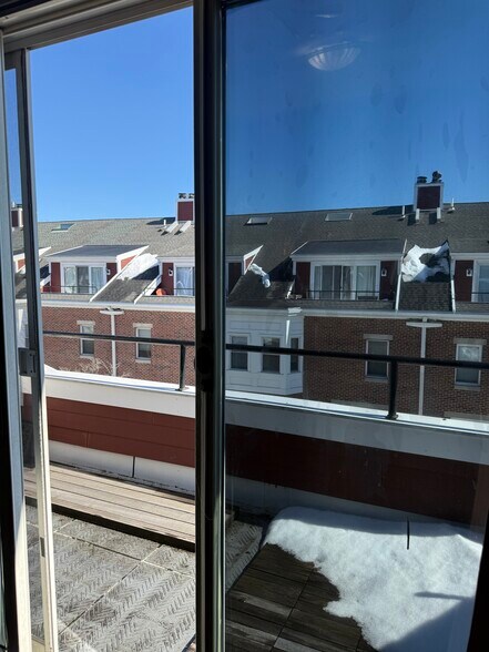 Building Photo - 166 Quincy Shore Dr