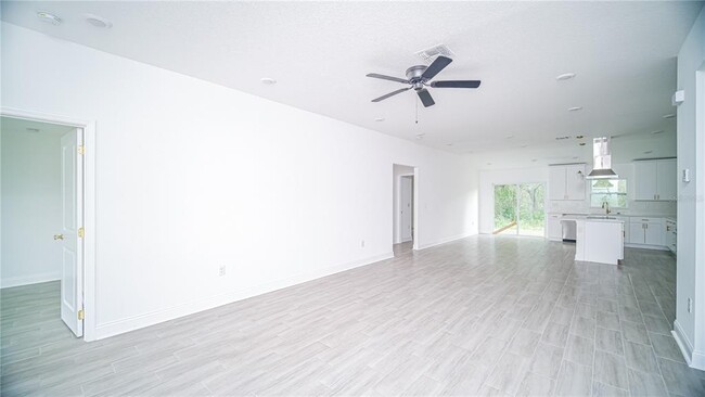 Building Photo - 1204 Alafia Way