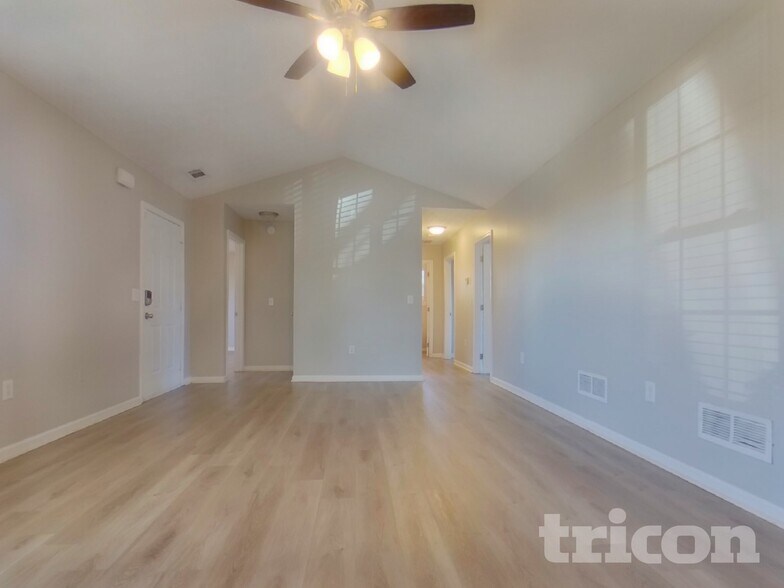 Building Photo - 98 Pin Oak Ct