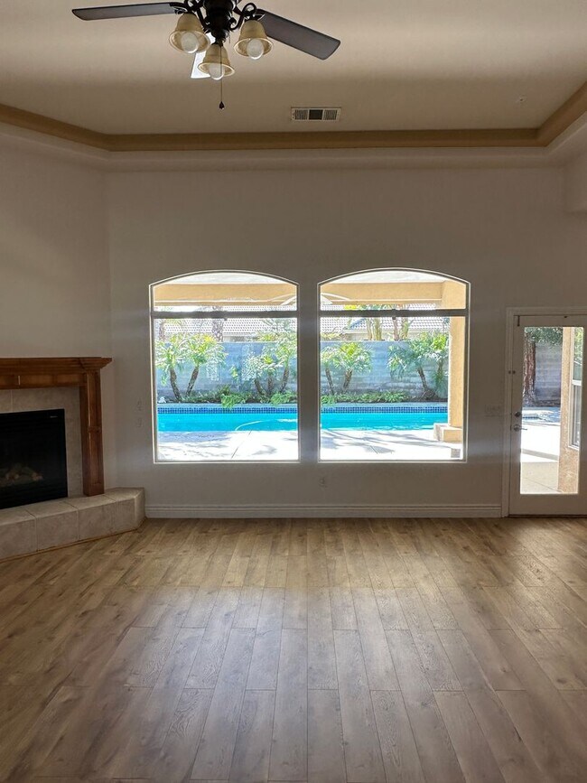Building Photo - Elegant 4-Bedroom Home in the Prestigious ...